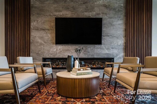 Building Photo - 4220 Colony Plz Dr