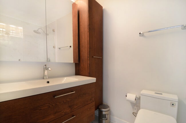 Building Photo - 405 N Wabash Ave