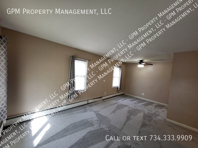 Building Photo - 832 Hudson St