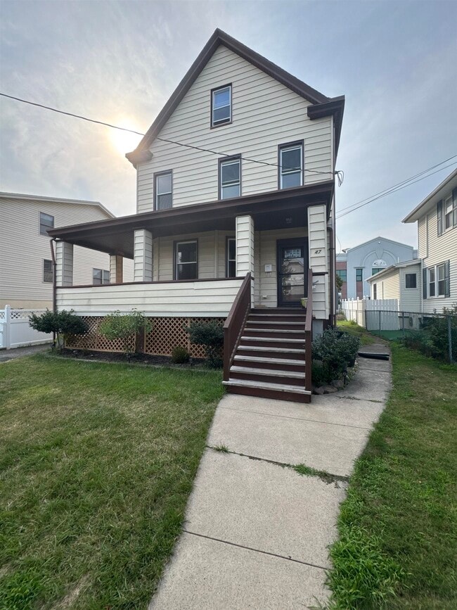 Building Photo - 47 Vreeland Ave