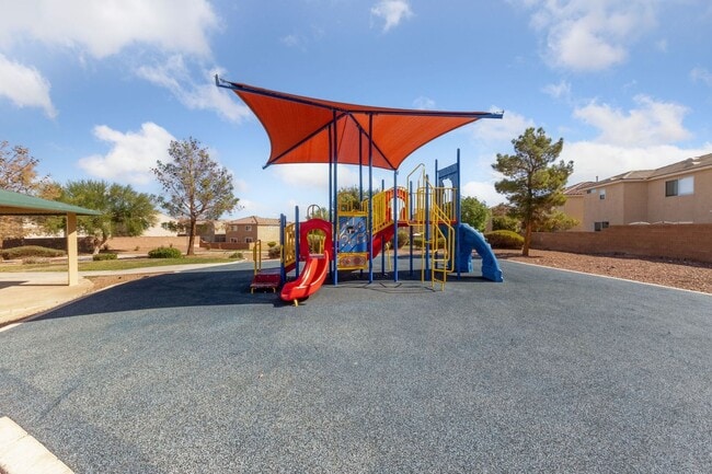 Building Photo - Charming 3-Bedroom Home in Gated North Las...