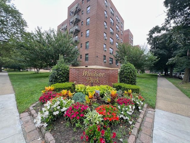 Building Photo - 211-02 73 Avenue, 2N