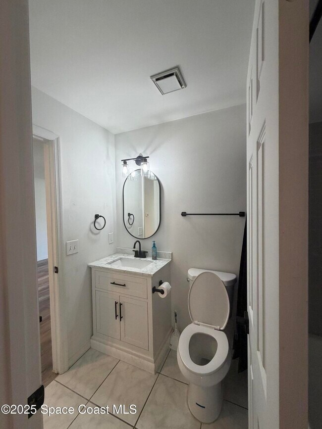 Building Photo - 1601 Jolson Ct