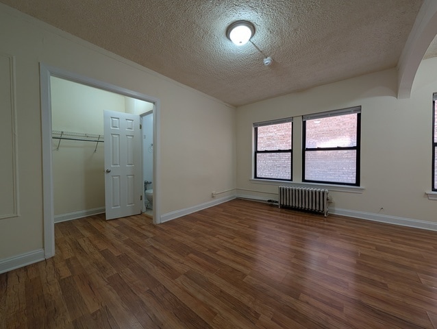 Building Photo - 5425 N Kenmore Ave