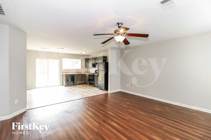 Building Photo - 10045 Branley Oak Dr
