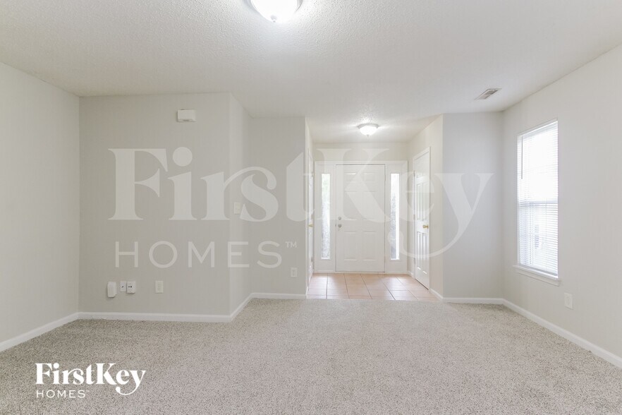 Building Photo - 1673 Blue Lake Dr