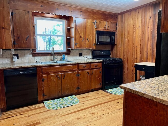 Building Photo - 1053 New Bridge Rd