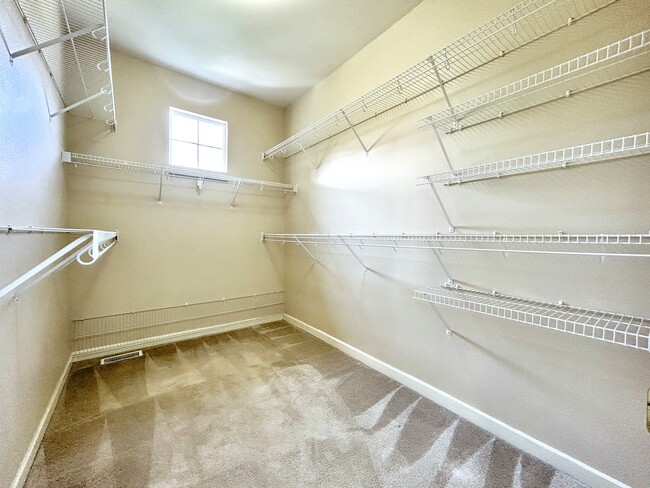 Building Photo - 4653 Bethany Ct