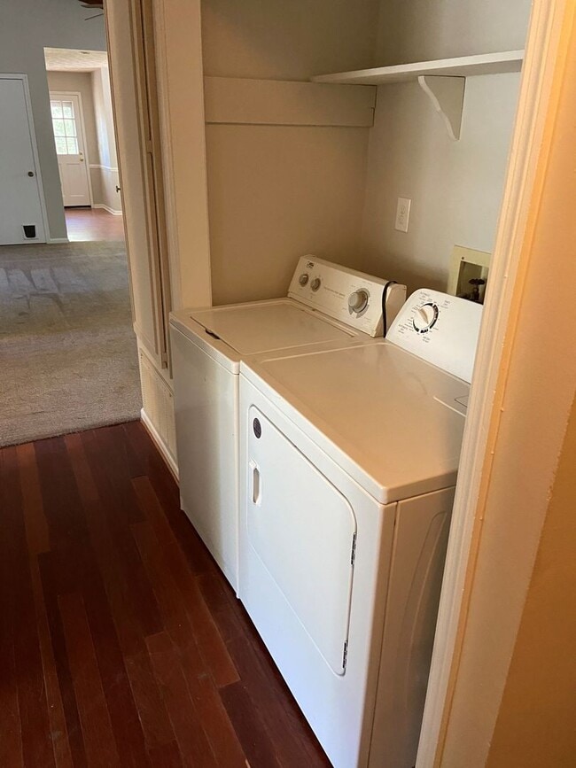 Building Photo - 105 Kimberly Dr