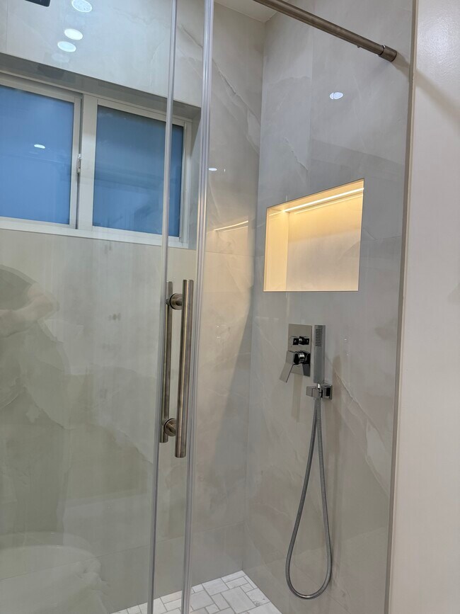 Building Photo - 8366 SW 37th St