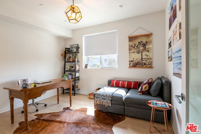 Building Photo - 4240 Laurel Canyon Blvd