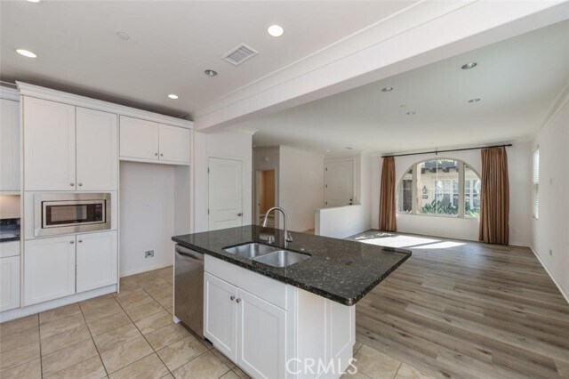 Building Photo - 248 Overbrook