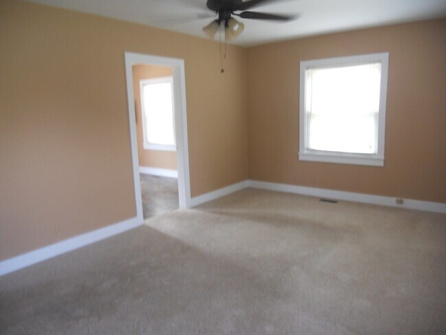 Building Photo - 118 Golf Club Ln