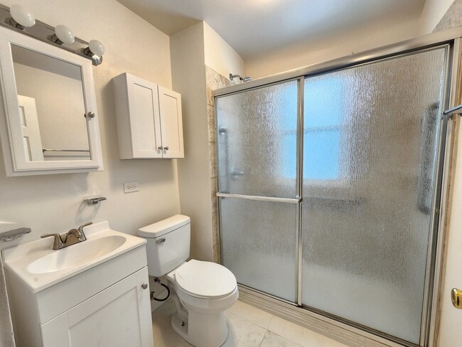 Building Photo - 1032 Lincoln St