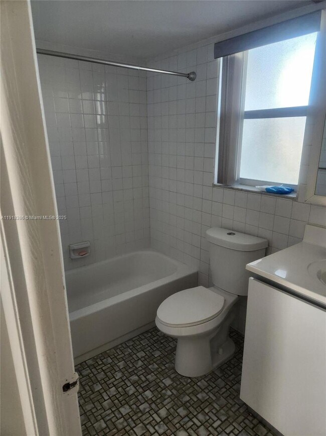 Building Photo - 8450 Sunrise Lakes Blvd