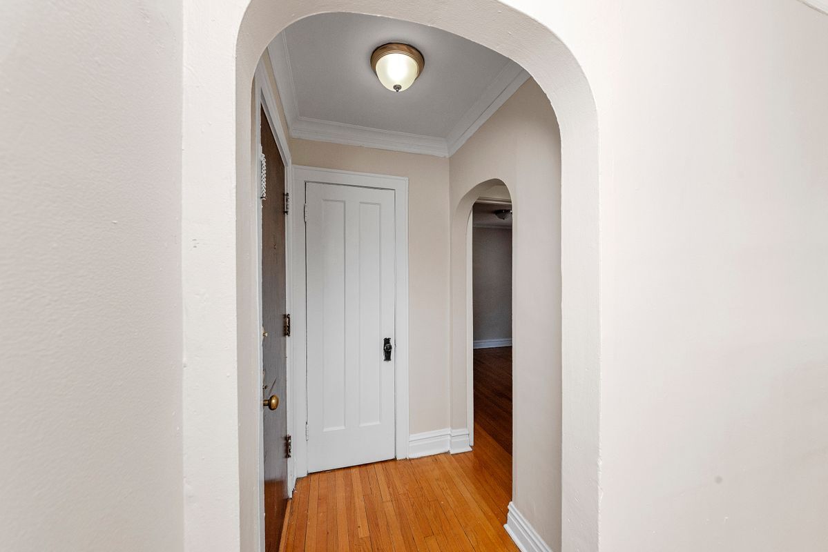 Building Photo - 1717 W North Shore Ave