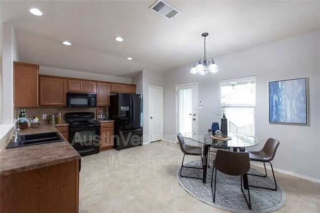 Building Photo - 1612 Corn Hill Ln