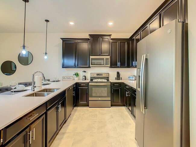 Building Photo - 9335 Sommerset Hills Dr