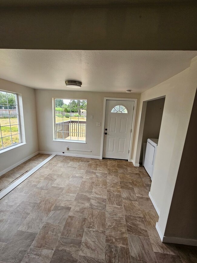 Building Photo - Serene 4 bedroom farmhouse in a quiet country neighborhood completely renovated