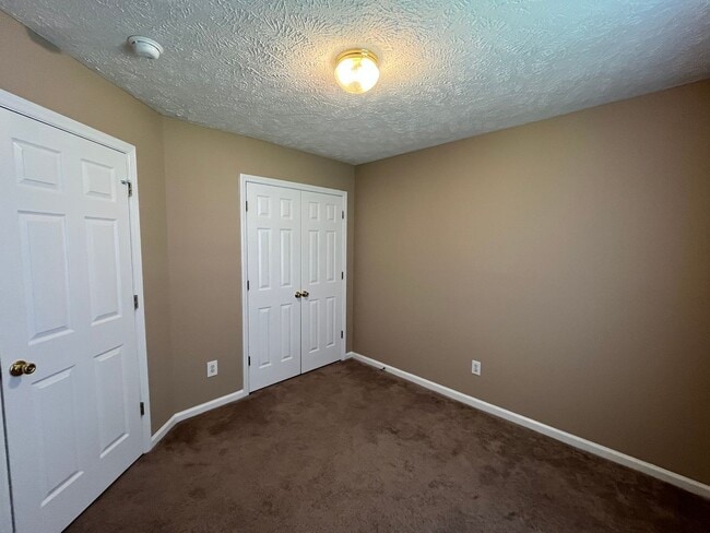 Building Photo - 3 Bed, 2 Bath Home on Corner Lot in Raeford
