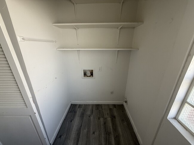 Building Photo - 734 E 30th St