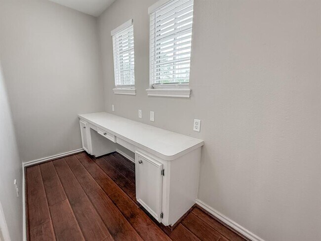 Building Photo - 4521 Allegro Dr