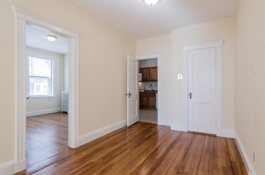 Building Photo - 19 Colliston Rd