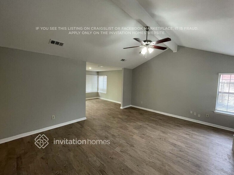 Building Photo - 2410 Channing Dr