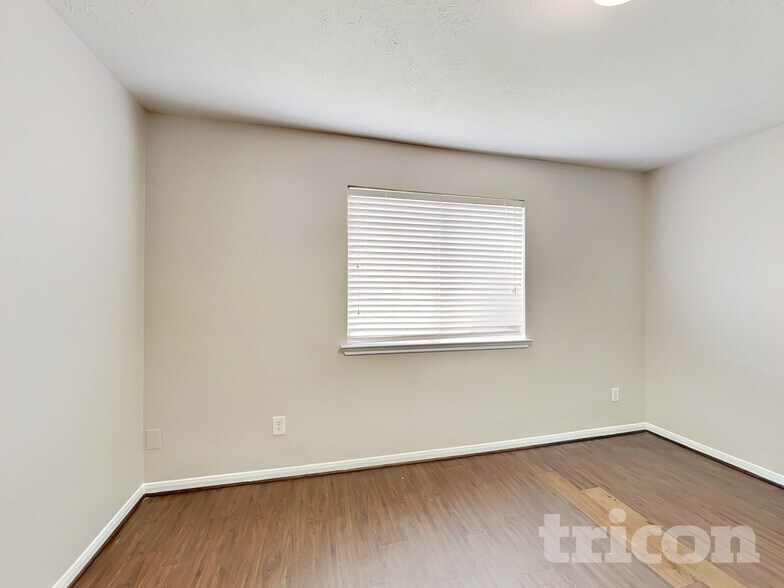 Building Photo - 12230 Scarlet River Dr