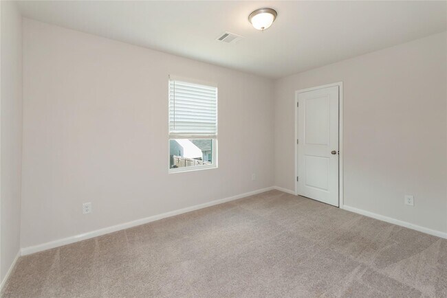 Building Photo - 15621 Briar Forest Dr