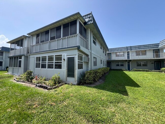 Building Photo - 345 Brittany Ave