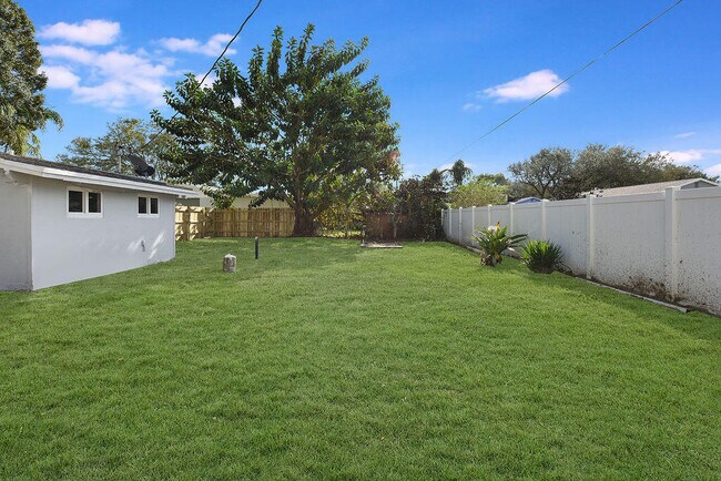 Building Photo - 710 Cayuga St