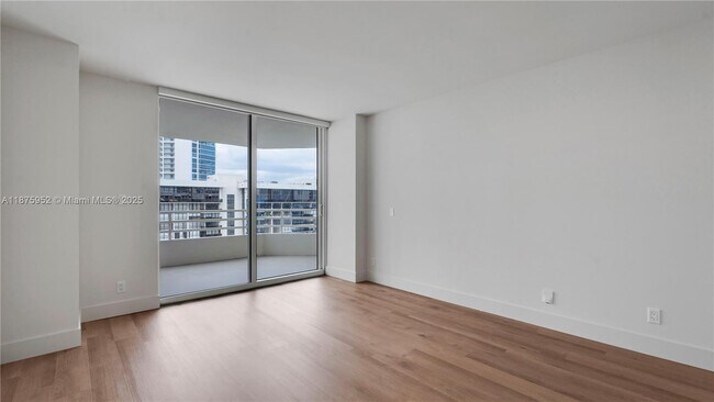 Building Photo - 555 NE 34th St