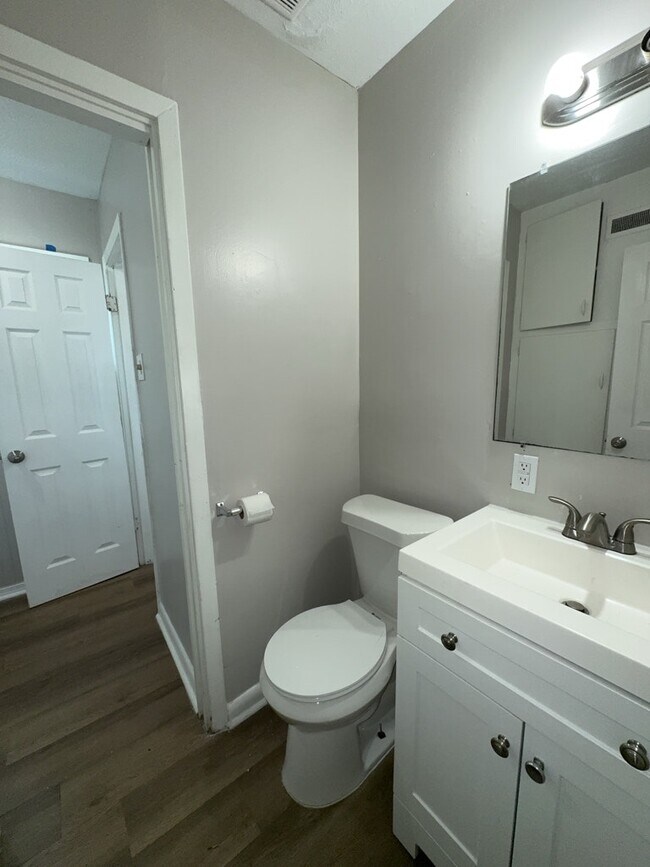 Building Photo - 3341 Suncrest Dr