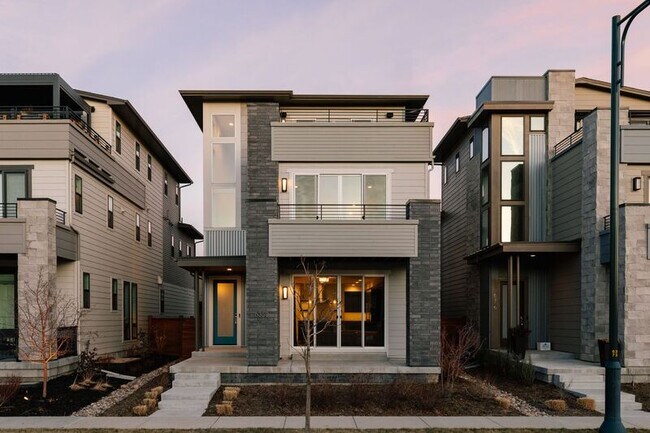 Building Photo - 6358 N Elmira Ct