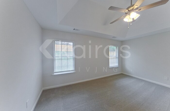 Building Photo - 755 Park Ln