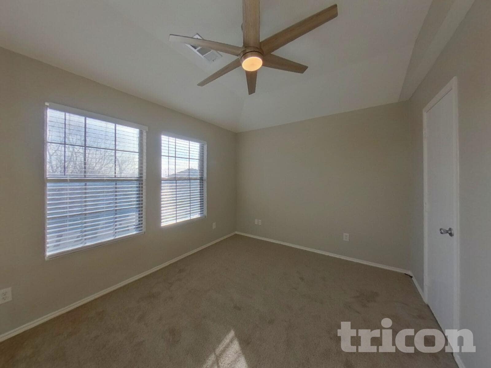 Building Photo - 5825 Show Master Ln