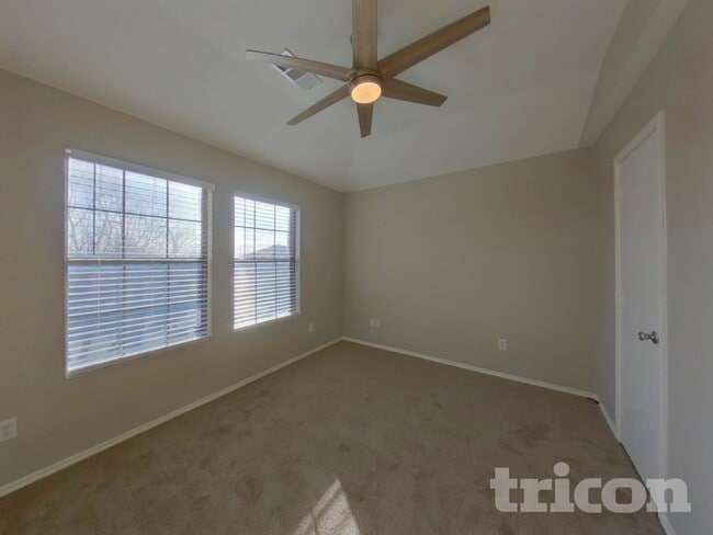 Building Photo - 5825 Show Master Ln