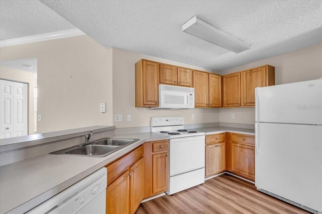Building Photo - 5500 Bentgrass Dr