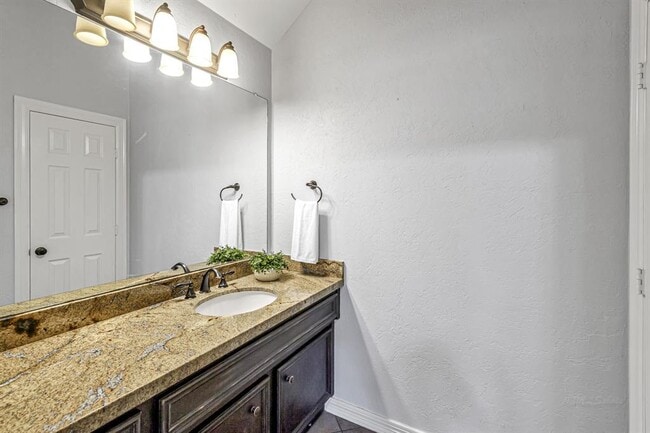 Building Photo - 4602 Gladesdale Park Ln