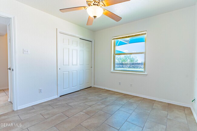 Building Photo - 7033 San Marino Dr