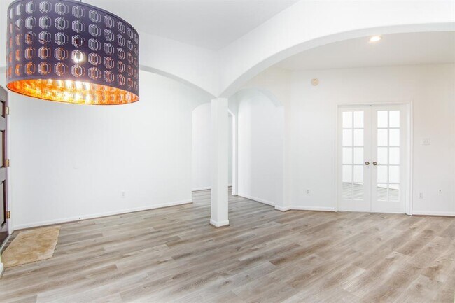 Building Photo - 51 N Regan Mead Cir
