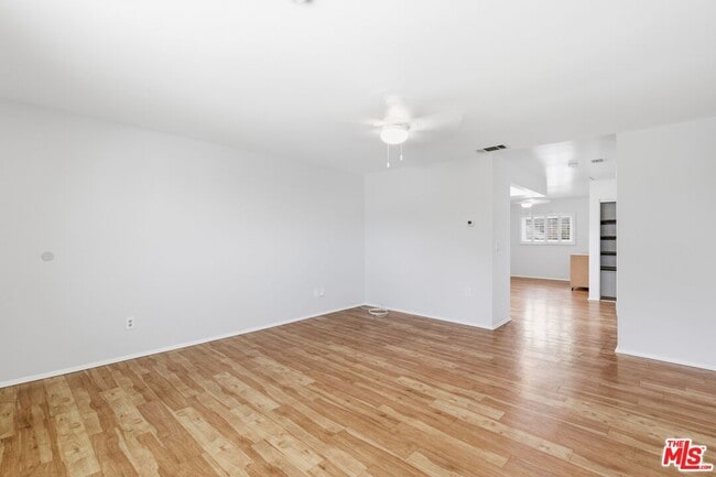 Building Photo - 2752 Guirado St