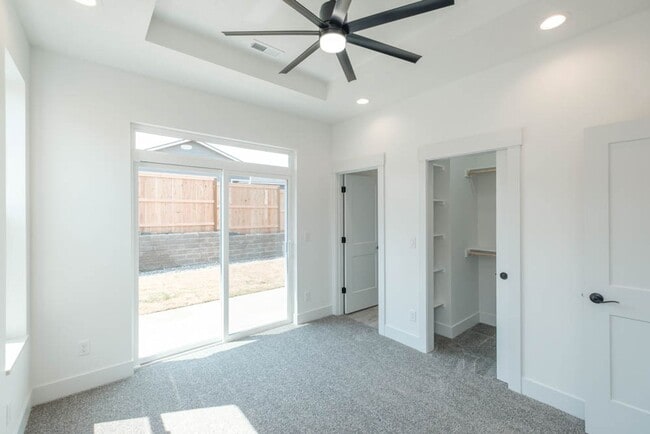 Building Photo - OWN966