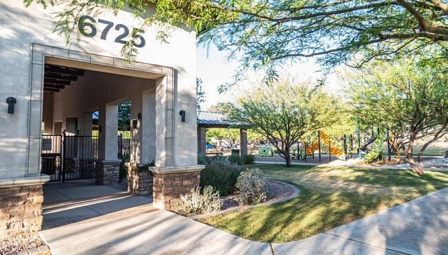 Building Photo - 7387 S Via Plaza del Maya