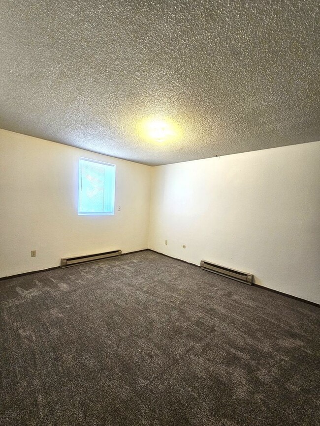 Building Photo - 747 Glenarm St