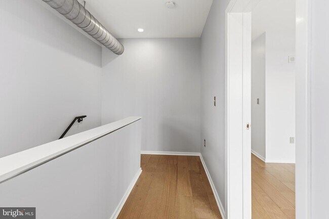 Building Photo - 1200 Steuart St