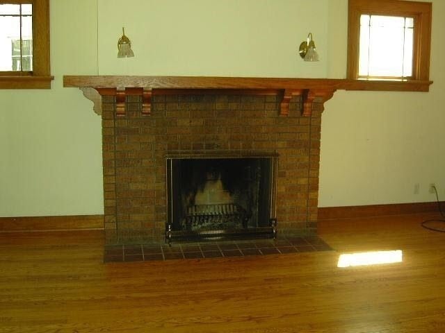 Building Photo - Amazing 5 Bedroom 2.5 Bath Home w/ 300sqft...