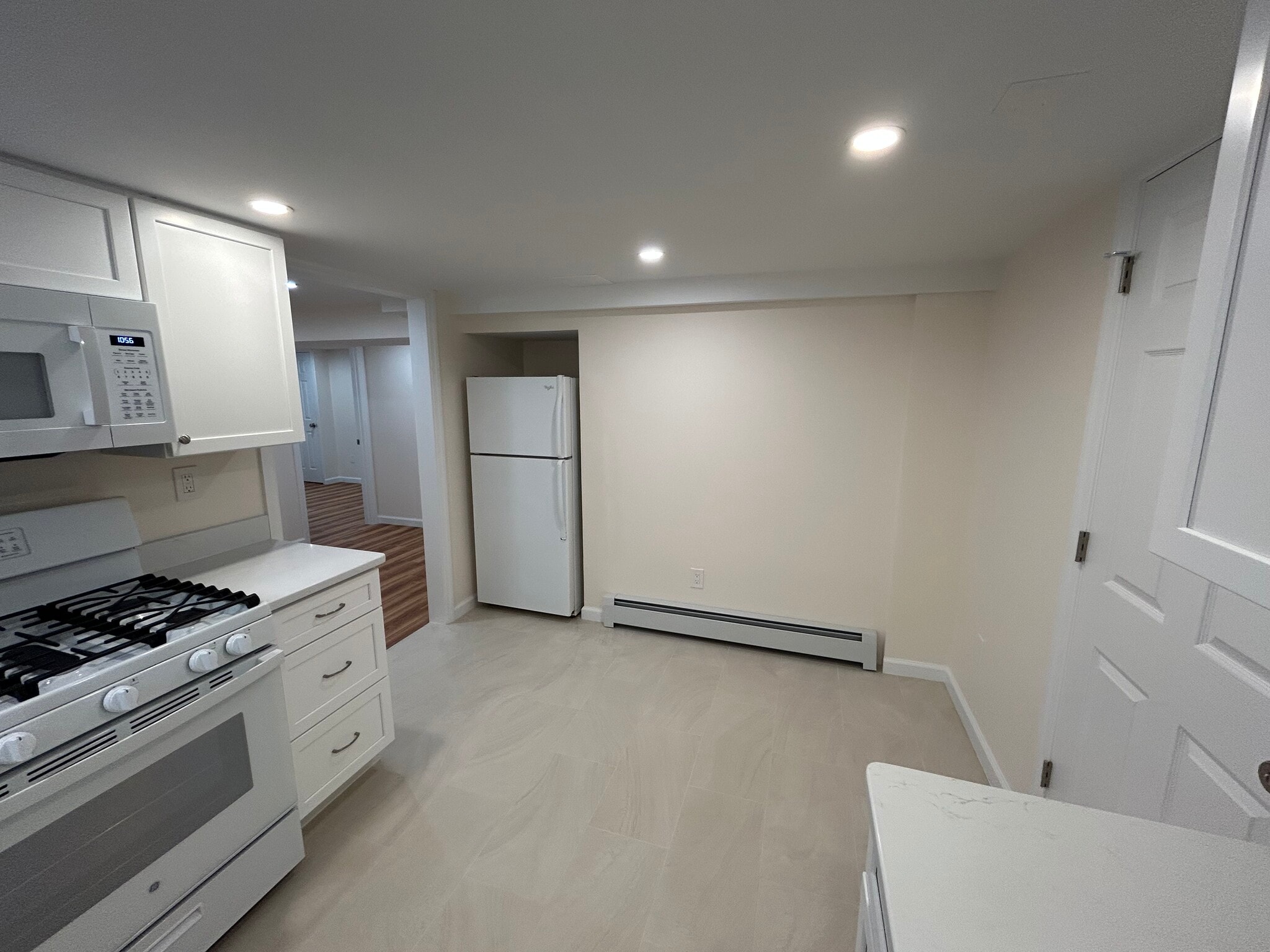 Kitchen - 90 Havemeyer Ln