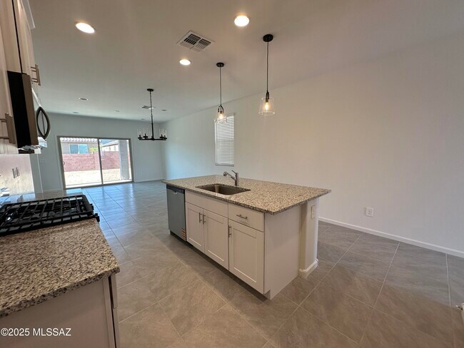 Building Photo - 11890 W Rancho Dr